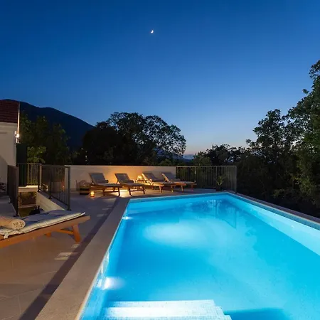 Villa New! Amarosa - Heated Pool With Hydromassage Zadvarje